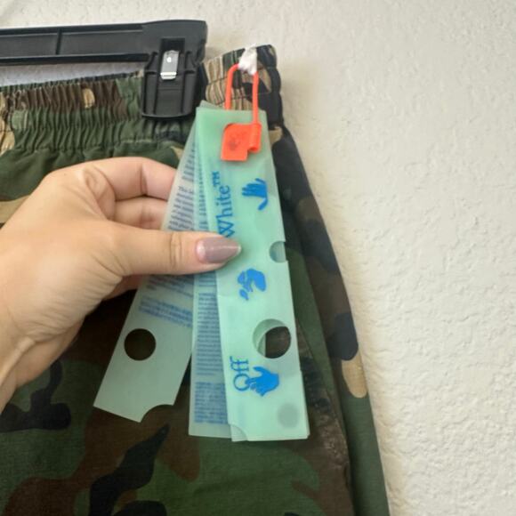 Off White Camo Jogger Pants Green Brown Size Large NWT - Picture 7 of 7